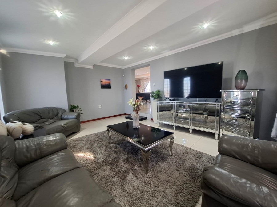 5 Bedroom Property for Sale in Nahoon Valley Park Eastern Cape